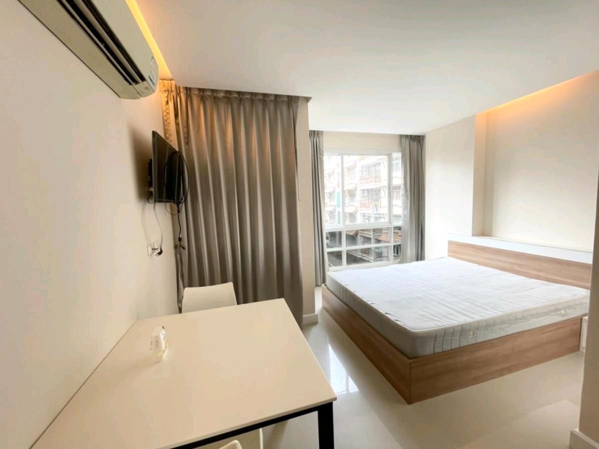 For RentCondoRatchadapisek, Huaikwang, Suttisan : For rent! : Emerald Residence Ratchada (Emerald Residence Ratchada) If interested in negotiating the price, add Line @condo168 (with @ in front as well)