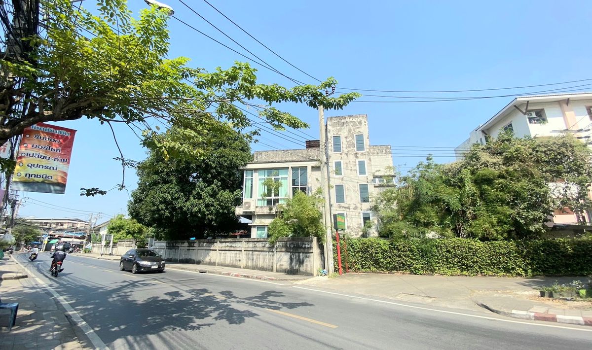 For RentOfficePinklao, Charansanitwong : OFFICE, 100 Sq. D-building. Pinklao-Taling Chan area