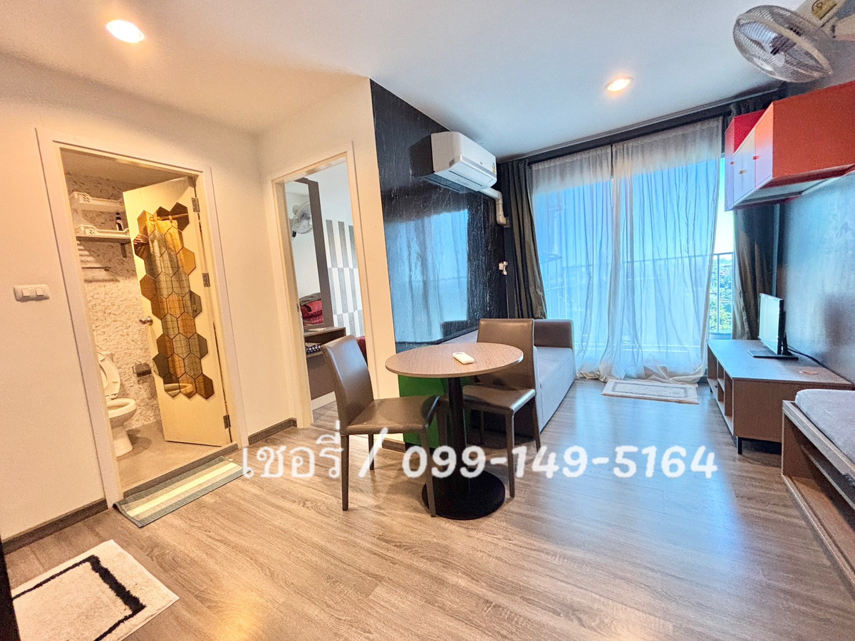 For RentCondoSamut Prakan,Samrong : Condo for rent The Trust Condo @ BTS ERAWAN. The corner room of the sky train is very good. There are no buildings. The central part is full. Next to Erawan BTS / call 099-149-5164