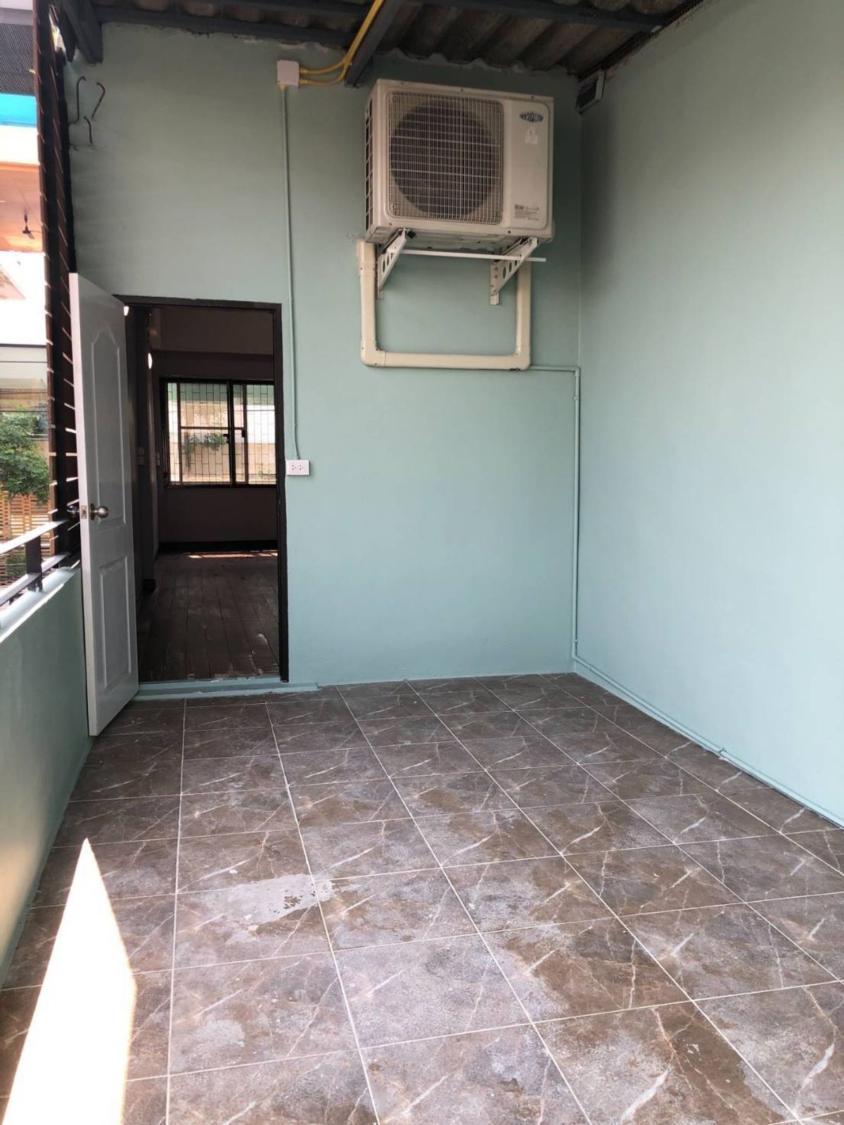 For RentShop HouseSukhumvit, Asoke, Thonglor : Rent a 3rd floor commercial building, Soi Sukhumvit 49, suitable for living- opening a business- doing home office (N.1037)