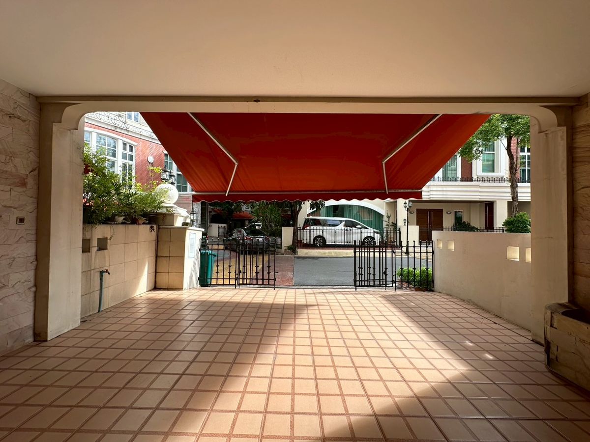 For RentTownhomeSukhumvit, Asoke, Thonglor : Baan Klang Krung Thonglor for Rent! 4-Storey House 4 Bedroom 5 Bathroom 380 SQ.M Fully Fitted Near BTS Thonglor