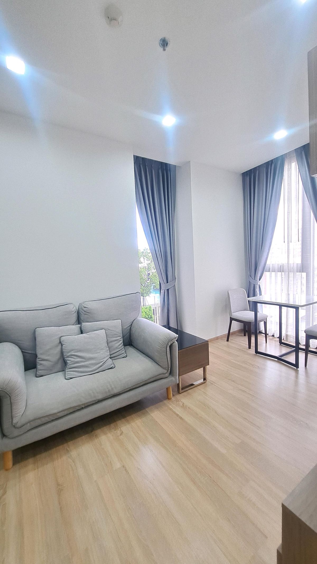 For RentCondoSapankwai,Jatujak : Rent 1 bedroom, garden, garden & swimming pool Near BTS, Saphan Khwai, ready to be cheap, only 1 9,0 0 0