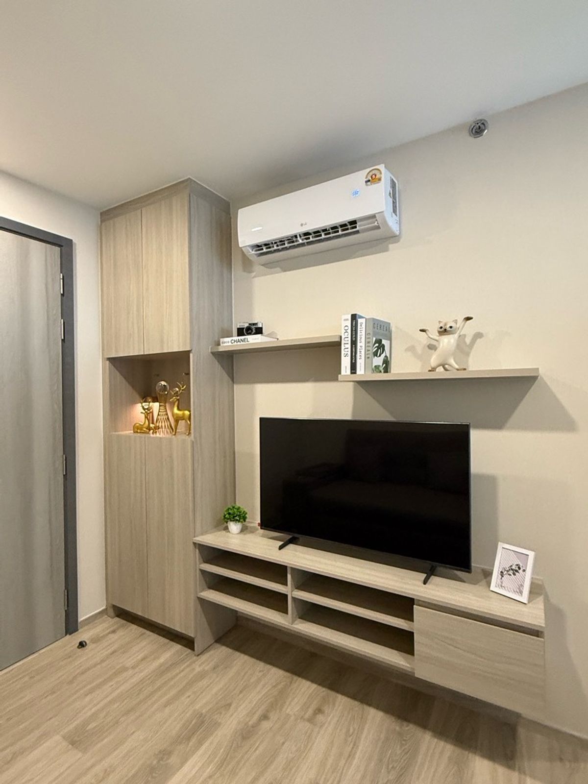 For RentCondoSamut Prakan,Samrong : For rent 🔥 Origin Plug & Play Srinakarin 🔥 Fully furnished and equipped, near MRT Sri Dan