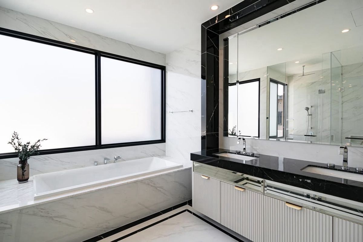 บ้านพัฒนาการ ศรีนครินทร์ : 📌CINQ Royal กรุงเทพกีฑา ตกแต่งพร้อมอยู่ขนาด 705 Sq.m (120Sq.w) 5 bed 6 bath พิเศษ 89 MB |Rent 690,000| ติดต่อ 086-795-9997 (จิมมี่)