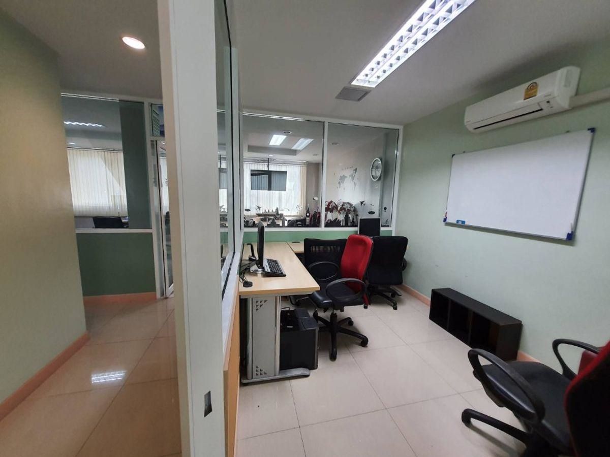 อาคารพาณิชย์นวมินทร์ รามอินทรา : ขาย/ให้เช่าอาคารพาณิชย์แฝด 2 คูหา 4.5 ชั้น ทำเลทอง ติดรถไฟฟ้าสถานีรามอินทรา กม.6 (N.1664)