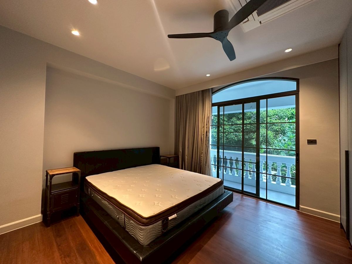 For RentHouseSukhumvit, Asoke, Thonglor : For rent House in Thonglor!🎈 3-storey house 4 bedroom 6 bathroom fully furnished ready to move in near BTS Thonglor