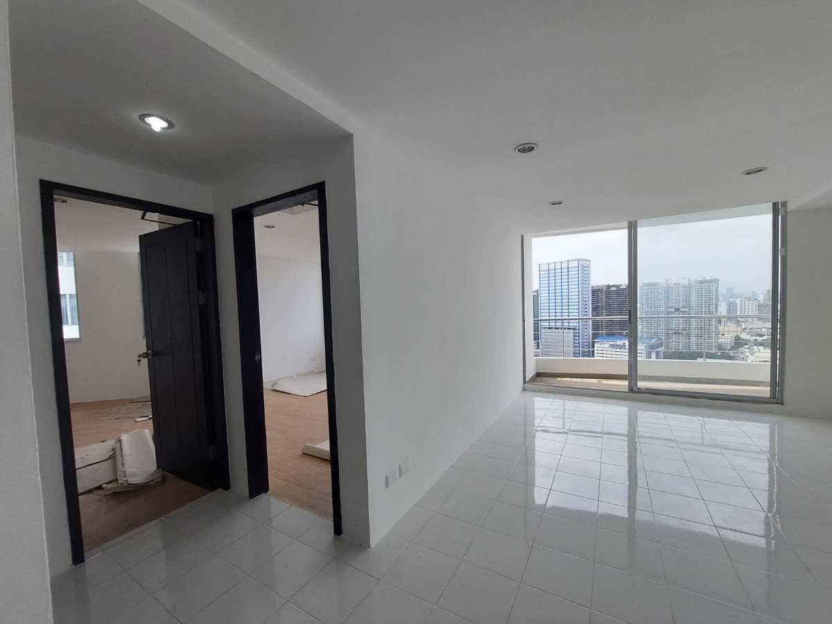 ขายคอนโดเกษตรศาสตร์ รัชโยธิน : ขาย ศุภาลัย พาร์ค ติด BTS พหลโยธิน 24 / เดอะเซนทรัลพหลโยธิน 84 ตรม สตูดิโอ มีที่จอดรถประจำ ราคาขาย 6.2 ล้าน  เอเจ้นท์ สรัญญา 0898977920 ลายน์ ไอดี ssorrakrai