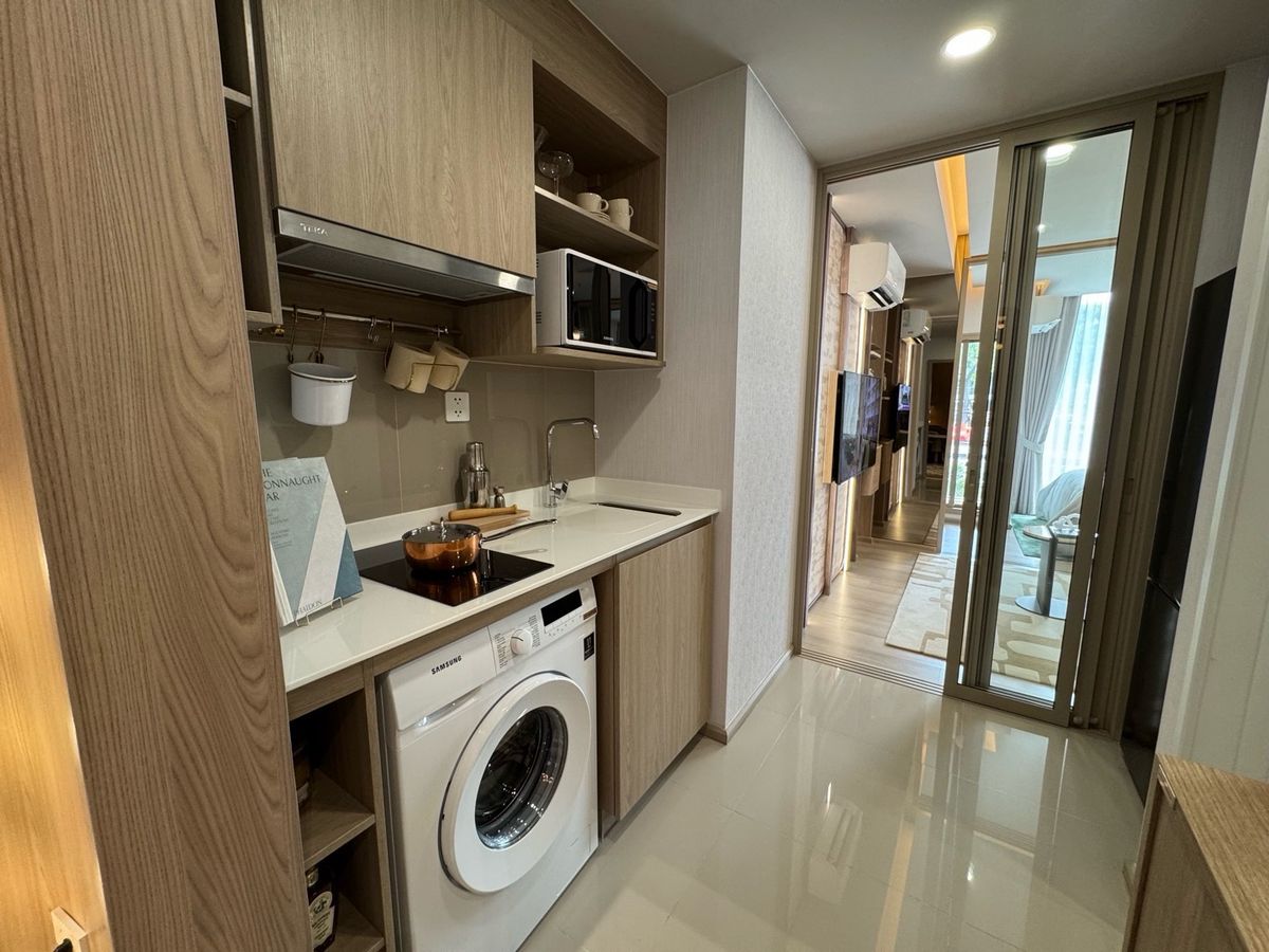 For SaleCondoSathorn, Narathiwat : Life Sathorn-Narathiwat 22 Low-Rise, 8 floors, Central Sathorn, Narathiwat, Rama 3, near BTS Chong Nonsi and BRT Chan Road