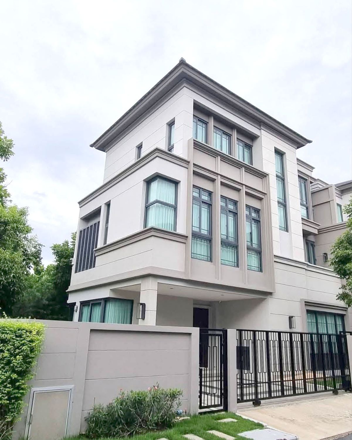 For SalePattanakan, Srinakarin : & gt; & lt; The Sonne House Srinakarin-Bang Na & GT; & LT; The most special price is only 13.5 million baht.