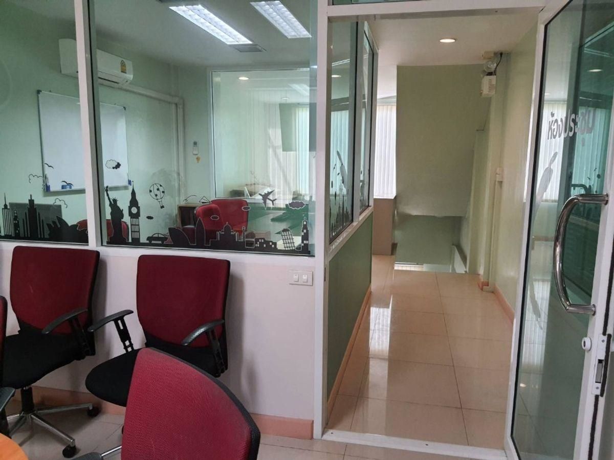 อาคารพาณิชย์นวมินทร์ รามอินทรา : ขาย/ให้เช่าอาคารพาณิชย์แฝด 2 คูหา 4.5 ชั้น ทำเลทอง ติดรถไฟฟ้าสถานีรามอินทรา กม.6 (N.1664)