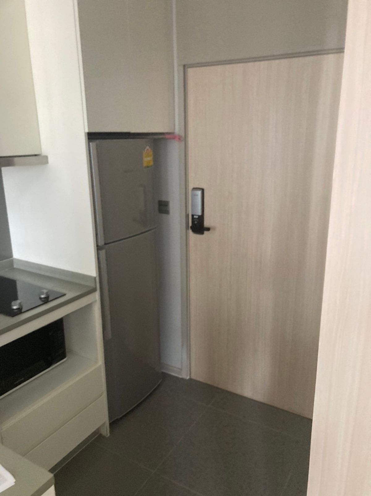 ขายคอนโดสุขุมวิท อโศก ทองหล่อ : M Thonglor ขายพร้อมผู้เช่า! 🔥 ขายขาดทุน 1.2 ลบ.  ✅ ขายถูกสุดในโครงการ 4.2 ลบ. 33.24 ตร.ม. Rental Yield 6% ต่อปี 📅 ค่าเช่า 21,000 บาท/เดือน 🚫 ไม่รับ Co-agent