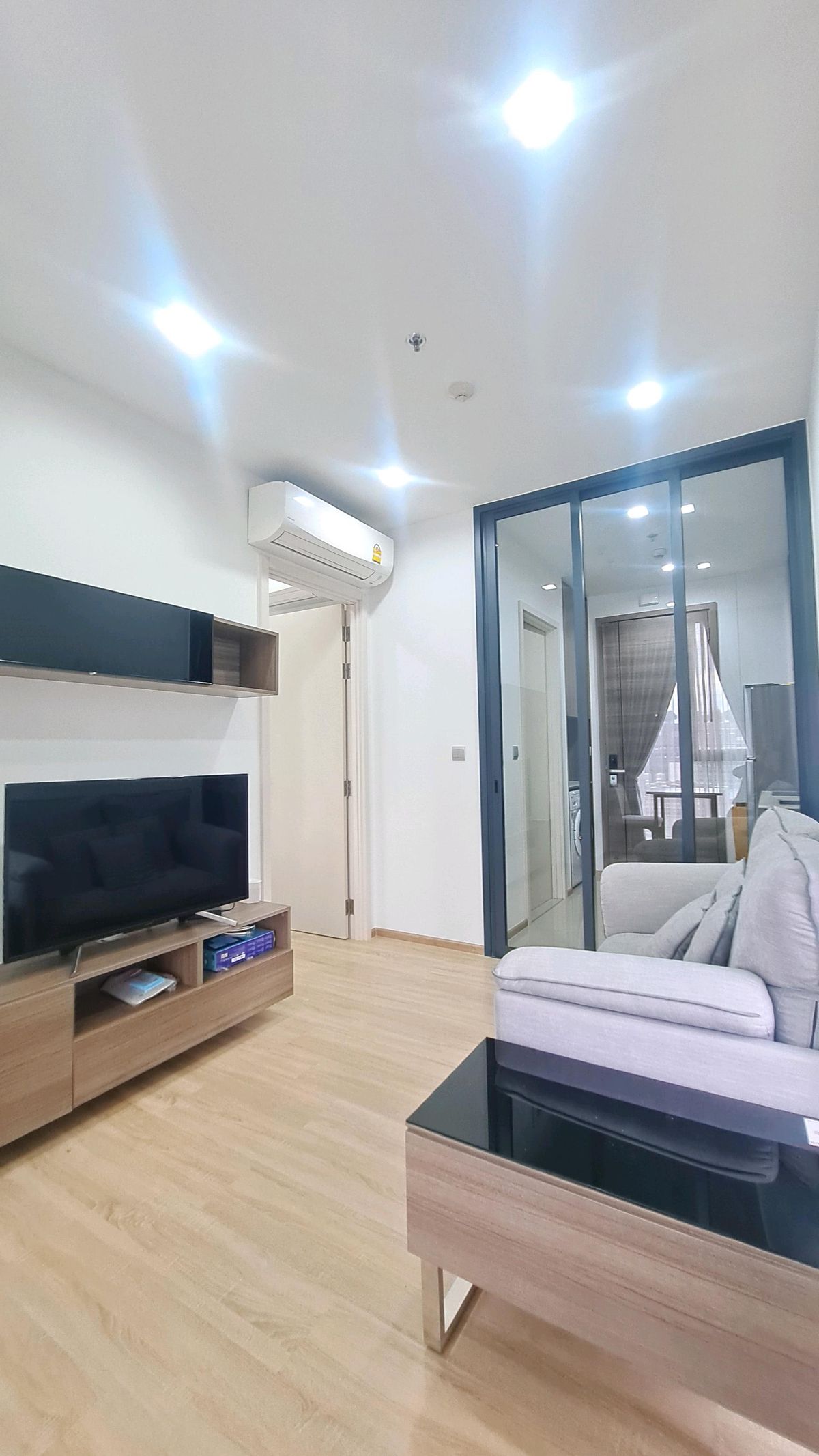 For RentCondoSapankwai,Jatujak : Rent 1 bedroom, garden, garden & swimming pool Near BTS, Saphan Khwai, ready to be cheap, only 1 9,0 0 0