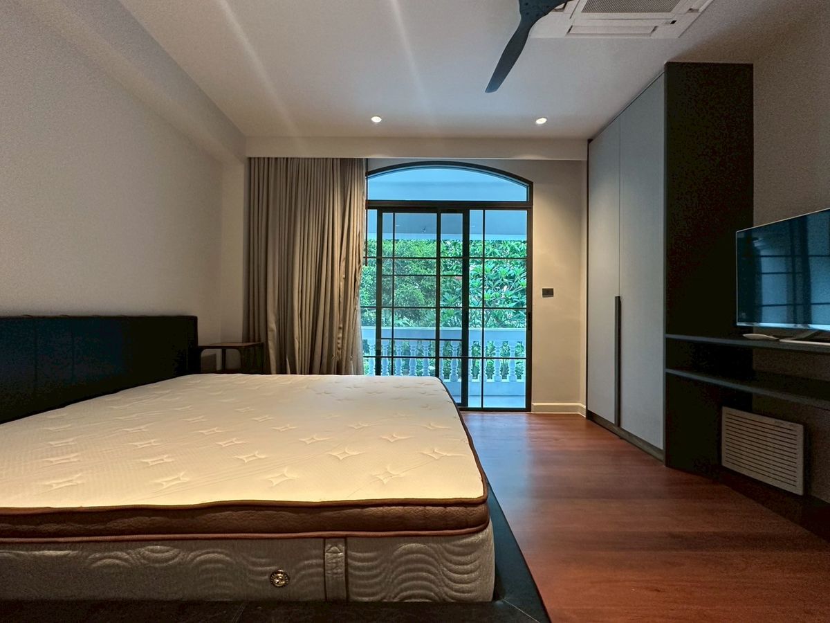 For RentHouseSukhumvit, Asoke, Thonglor : For rent House in Thonglor!🎈 3-storey house 4 bedroom 6 bathroom fully furnished ready to move in near BTS Thonglor