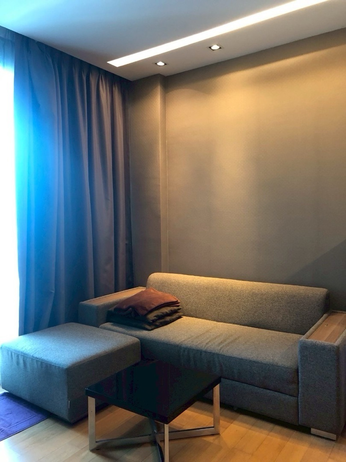 ขายคอนโดลาดพร้าว เซ็นทรัลลาดพร้าว : ขาย  equinox พหล-วิภา
 ขนาด 39 ตรม 1ห้องนอน 1ห้องน้ำ 
ราคา 4,100,000  ล้าน  
โทร 093-028-1245
id line: properagency