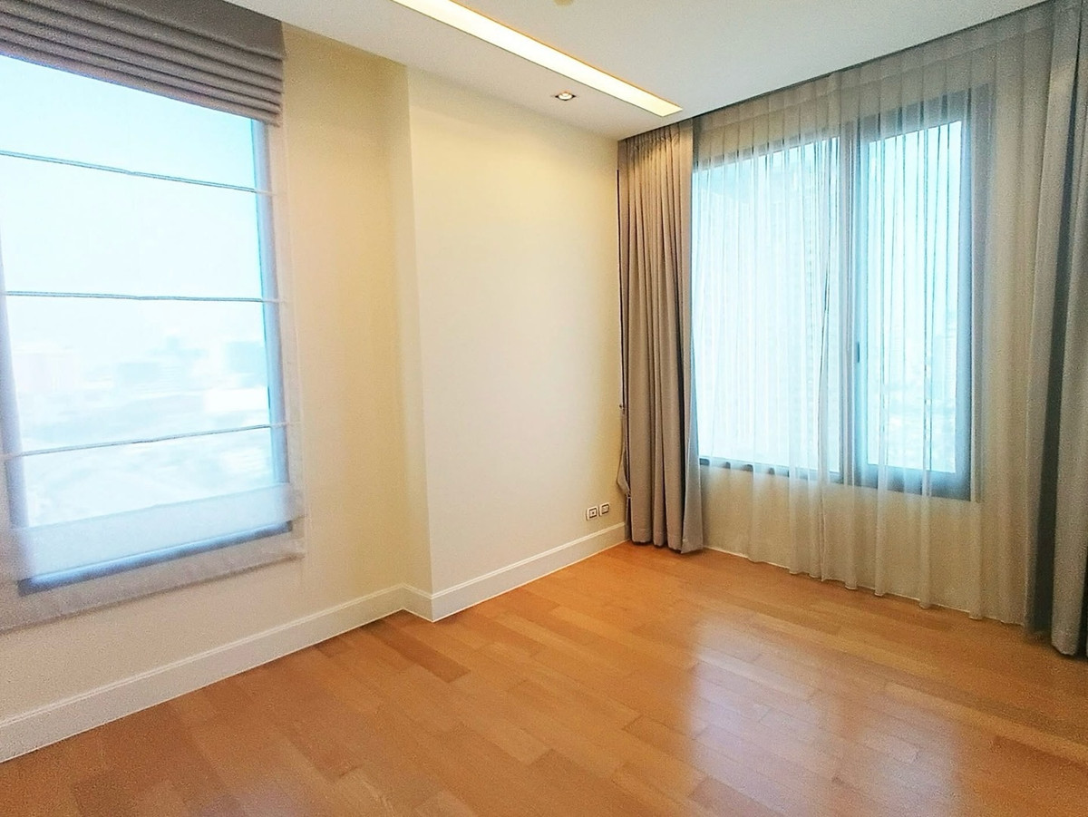 ขายคอนโดลาดพร้าว เซ็นทรัลลาดพร้าว : ขายด่วน คอนโด Equinox phahol-vibha
ขนาด 63ตร.ม 2นอน 2น้ำ 
ราคา 7,000,000 ล้านบาท 
โทร 093-028-1245
id line:properagency


