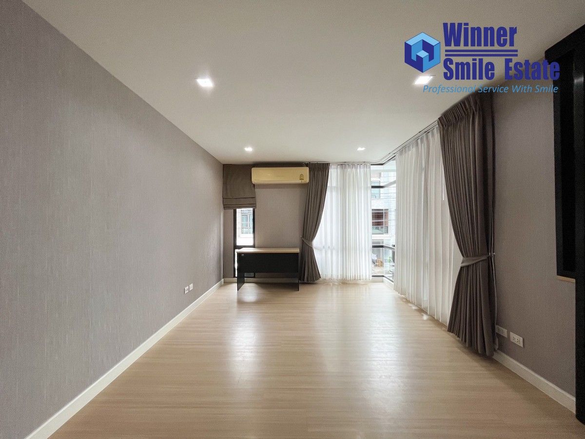 ให้เช่าทาวน์โฮมสมุทรปราการ สำโรง : ให้เช่า โฮมออฟฟิต เพล็กซ์ บางนา Plex Bangna 3 ชั้น 190 ตร.ม. ถนนเมน