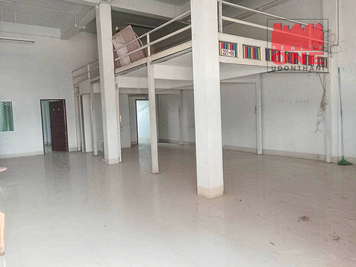 For SaleShop HouseUdon Thani : 2 booths, near Lotus, Kumphawapi District, Udon Thani Province