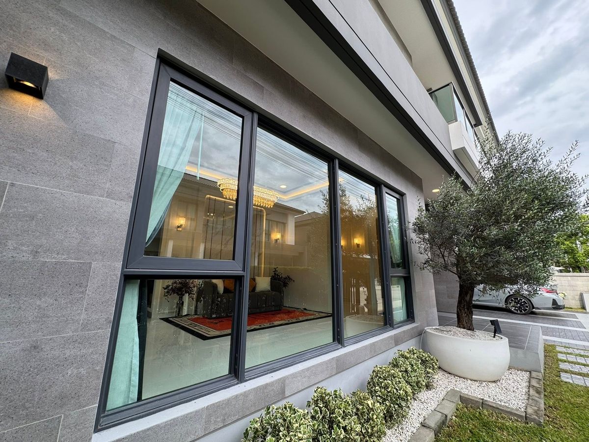 HouseBangna, Bearing, Lasalle : P-2803 Sell/Rent a detached house, The City, Bang Na, ready to be behind the corner of Maine Road