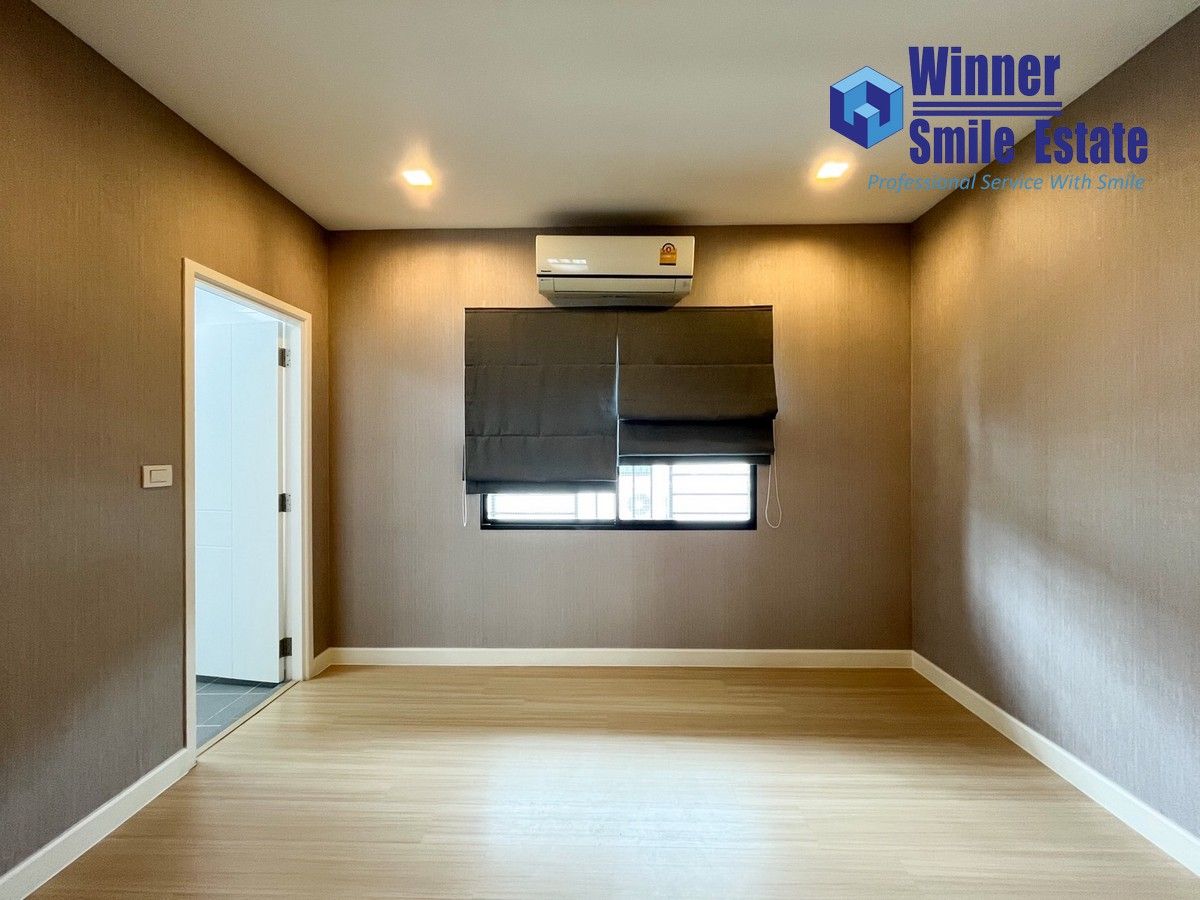 ให้เช่าทาวน์โฮมสมุทรปราการ สำโรง : ให้เช่า โฮมออฟฟิต เพล็กซ์ บางนา Plex Bangna 3 ชั้น 190 ตร.ม. ถนนเมน