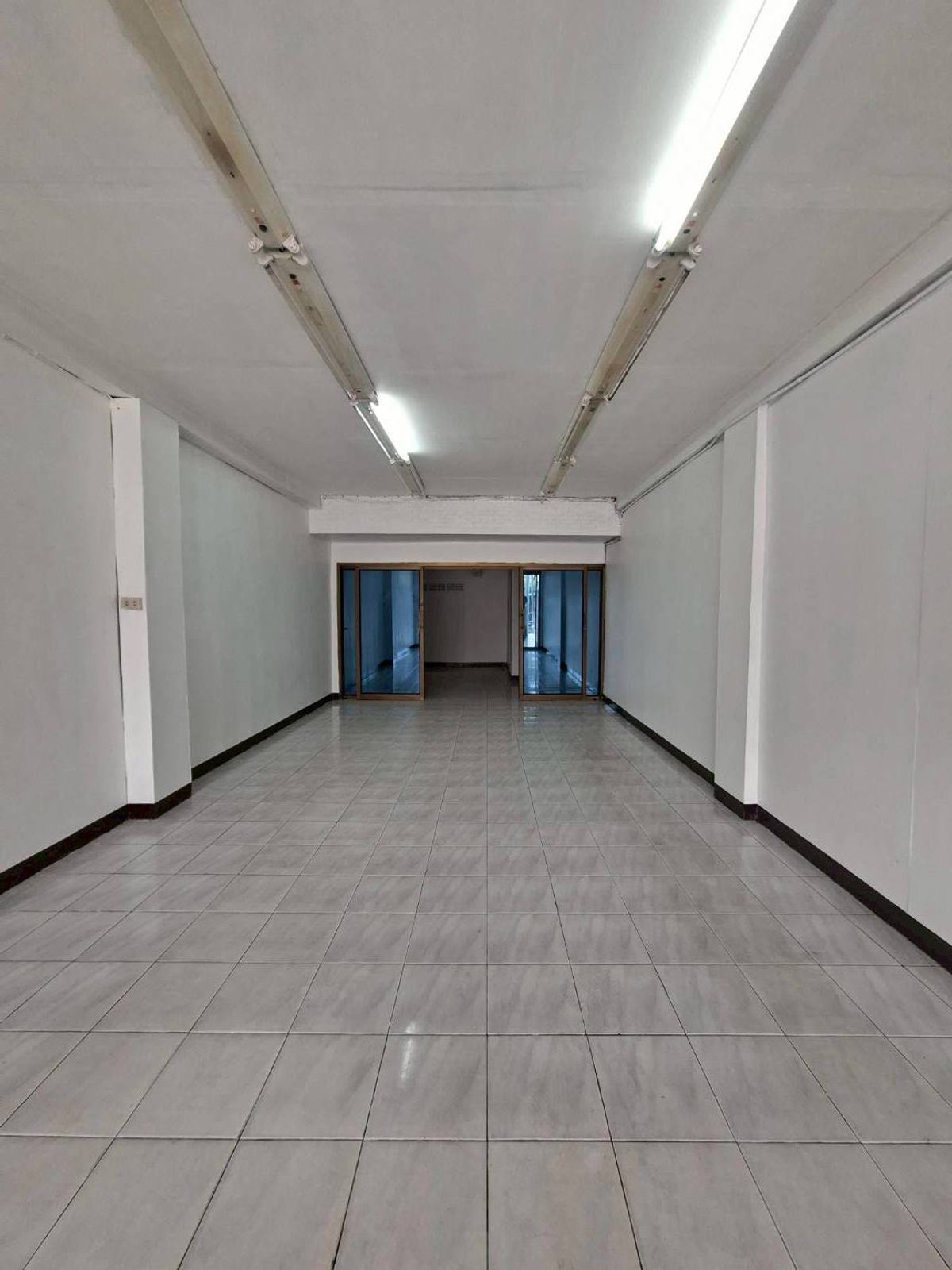 For RentShop HouseLadkrabang, Suwannaphum Airport : Rent 2 booths on the Chalermprakiet Road. Near Seacon Square Srinakarin (N.1858)