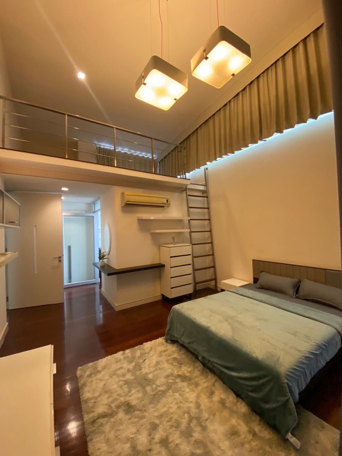 ขายทาวน์โฮมลาดพร้าว เซ็นทรัลลาดพร้าว : 🏡✨ ขายทาวน์โฮม 3 ชั้นหรู หลังมุมติดสวน @ The Landmark Residence ลาดพร้าว ตกแต่งพรีเมียม พร้อมเฟอร์ครบ หิ้วกระเป๋าเข้าอยู่ได้เลย เพียง 23.5 ล้าน