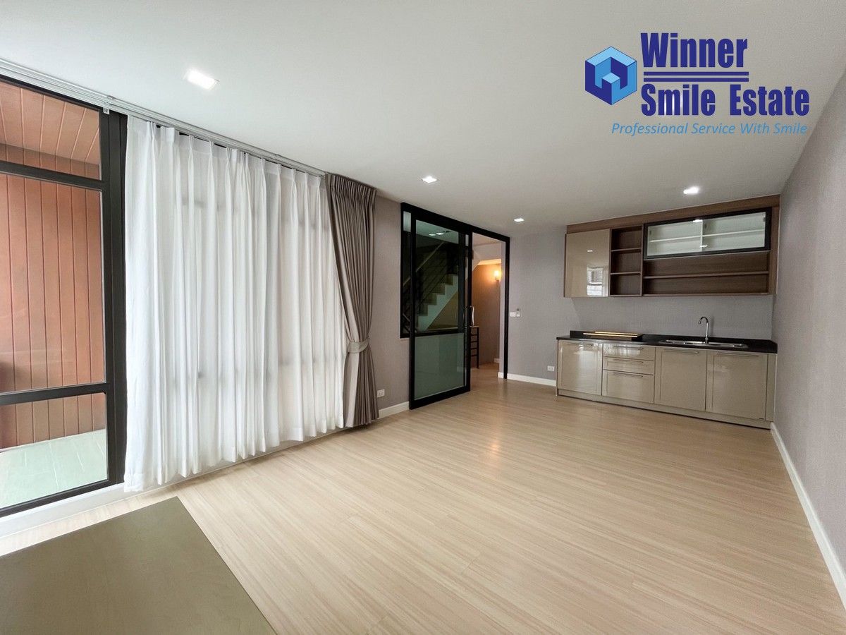 ให้เช่าทาวน์โฮมสมุทรปราการ สำโรง : ให้เช่า โฮมออฟฟิต เพล็กซ์ บางนา Plex Bangna 3 ชั้น 190 ตร.ม. ถนนเมน