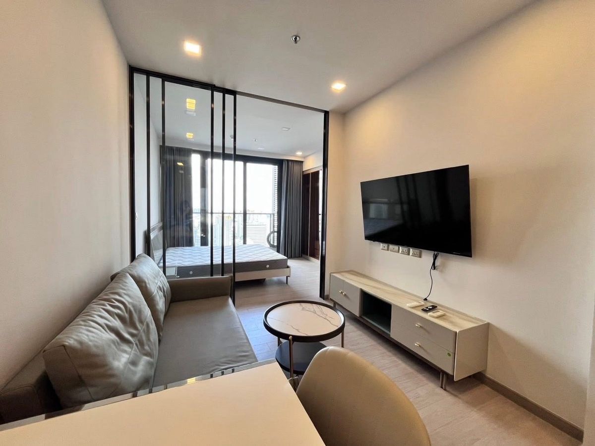 For RentCondoRama9, Petchburi, RCA : Very beautiful room, good location, one9five condo, 1 bedroom, 1 bathroom, very beautiful, complete with a very good location near MRT near the expressway near Central Rama 9
