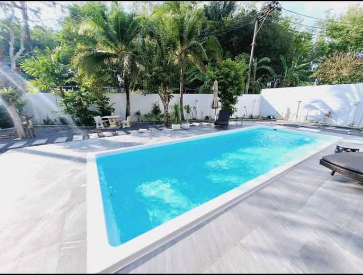 For RentPhuket : Phuket Poolvilla 4bedroom on Jaofa rd .