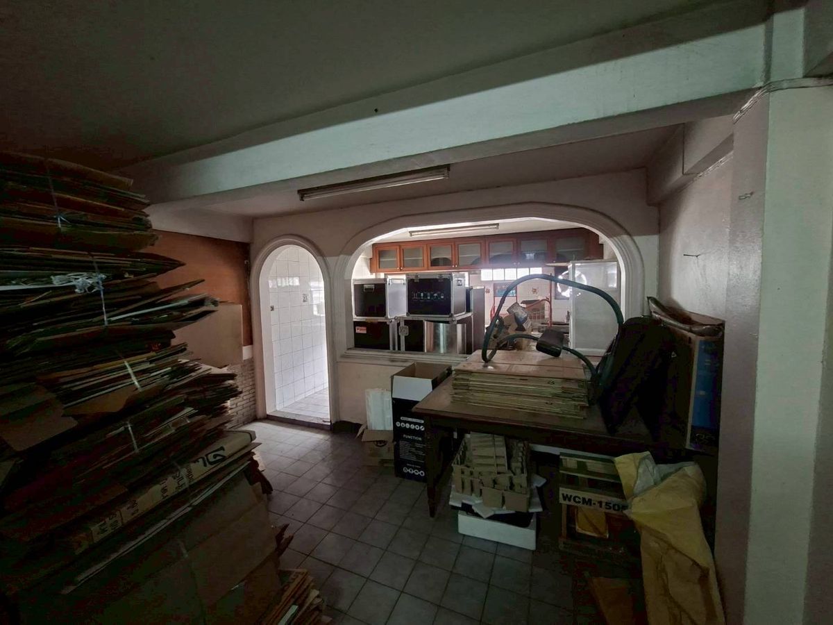 For RentShop HouseLadkrabang, Suwannaphum Airport : 1 commercial building for rent below + 2 booths above 4 floors on the Chalerm Phrakiat Road (N.1857)