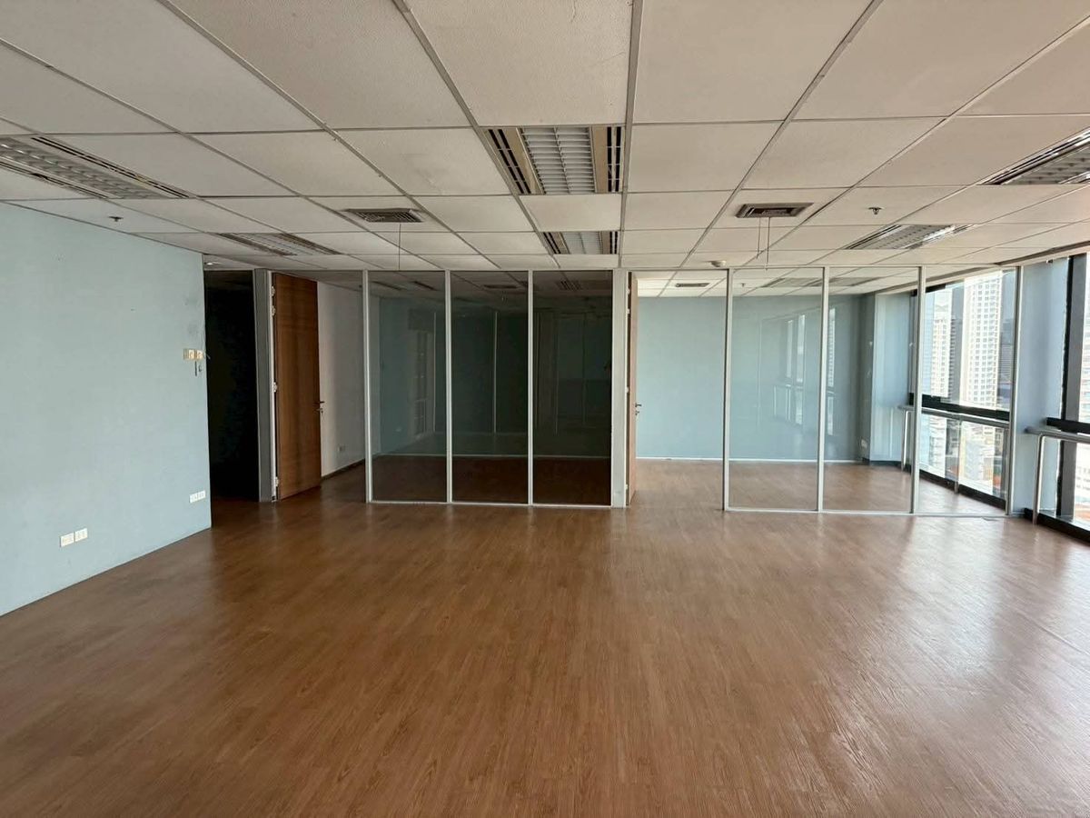 For RentOfficeRatchathewi,Phayathai : Office area for rent KS L Tower, near BTS, Phayathai and Arl, Phayathai, 18th floor, 202.84 sq.m., rent 91,278 baht/month