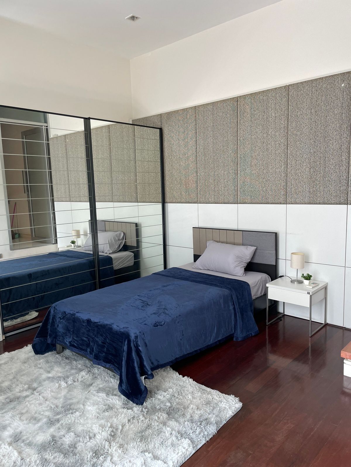 ขายทาวน์โฮมลาดพร้าว เซ็นทรัลลาดพร้าว : 🏡✨ ขายทาวน์โฮม 3 ชั้นหรู หลังมุมติดสวน @ The Landmark Residence ลาดพร้าว ตกแต่งพรีเมียม พร้อมเฟอร์ครบ หิ้วกระเป๋าเข้าอยู่ได้เลย เพียง 23.5 ล้าน