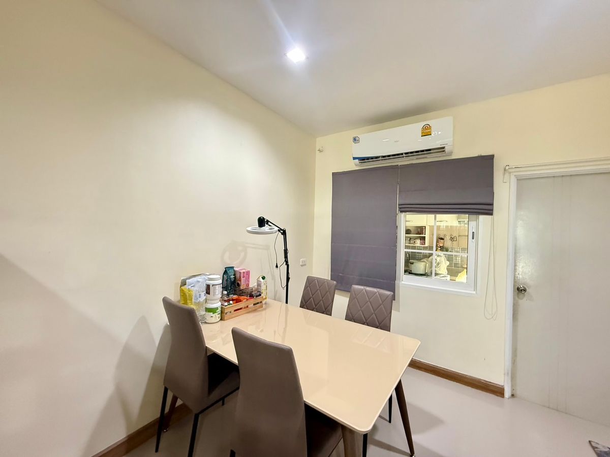 ขายทาวน์โฮมลาดกระบัง สุวรรณภูมิ : ขายทาวน์โฮม 2 ชั้น 4นอน 3 น้ำ 2 ที่จอดรถ พร้อมอยู่ ใกล้เมกะบางนา ไปสนามบินสุวรรณภูมิง่าย เข้าเมืองสะดวก