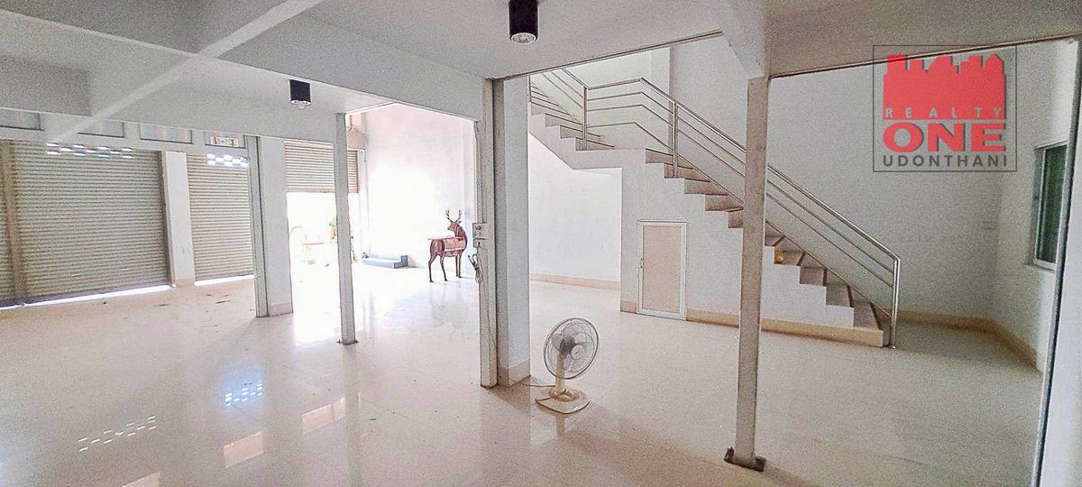 For SaleShop HouseUdon Thani : 2 booths, near Lotus, Kumphawapi District, Udon Thani Province