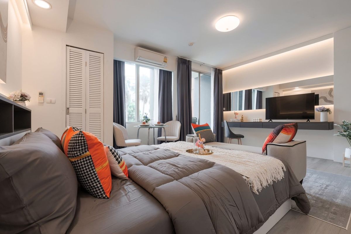 For SaleCondoRama9, Petchburi, RCA : ✨ Large room 37 sq.m. || 🚝 Walk 750 m. Air port link Ramkhamhaeng || only 6, xxx baht