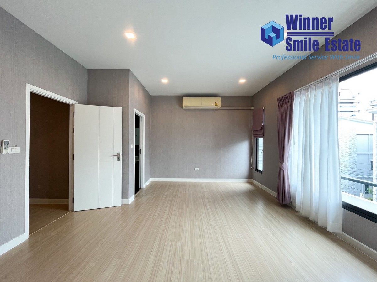 ให้เช่าทาวน์โฮมสมุทรปราการ สำโรง : ให้เช่า โฮมออฟฟิต เพล็กซ์ บางนา Plex Bangna 3 ชั้น 190 ตร.ม. ถนนเมน