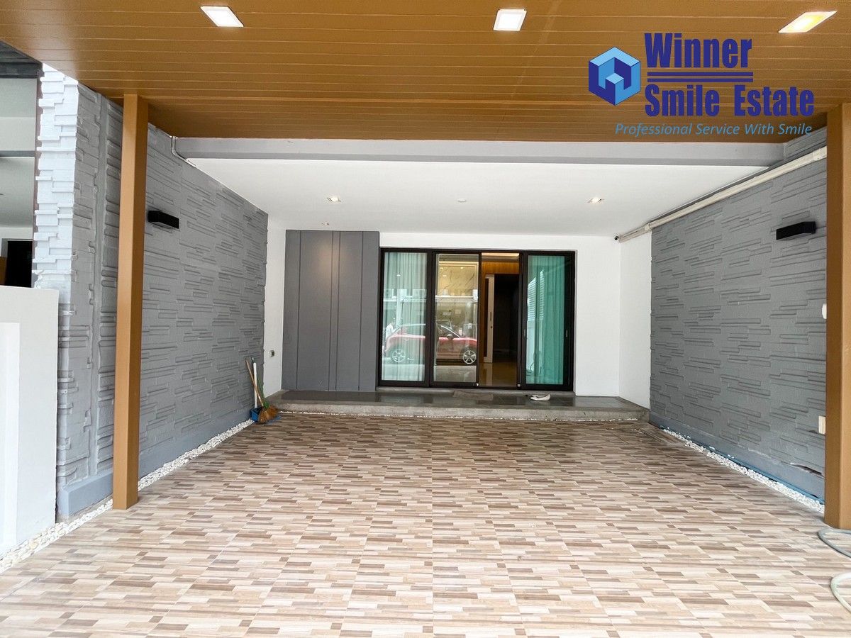 ให้เช่าทาวน์โฮมสมุทรปราการ สำโรง : ให้เช่า โฮมออฟฟิต เพล็กซ์ บางนา Plex Bangna 3 ชั้น 190 ตร.ม. ถนนเมน