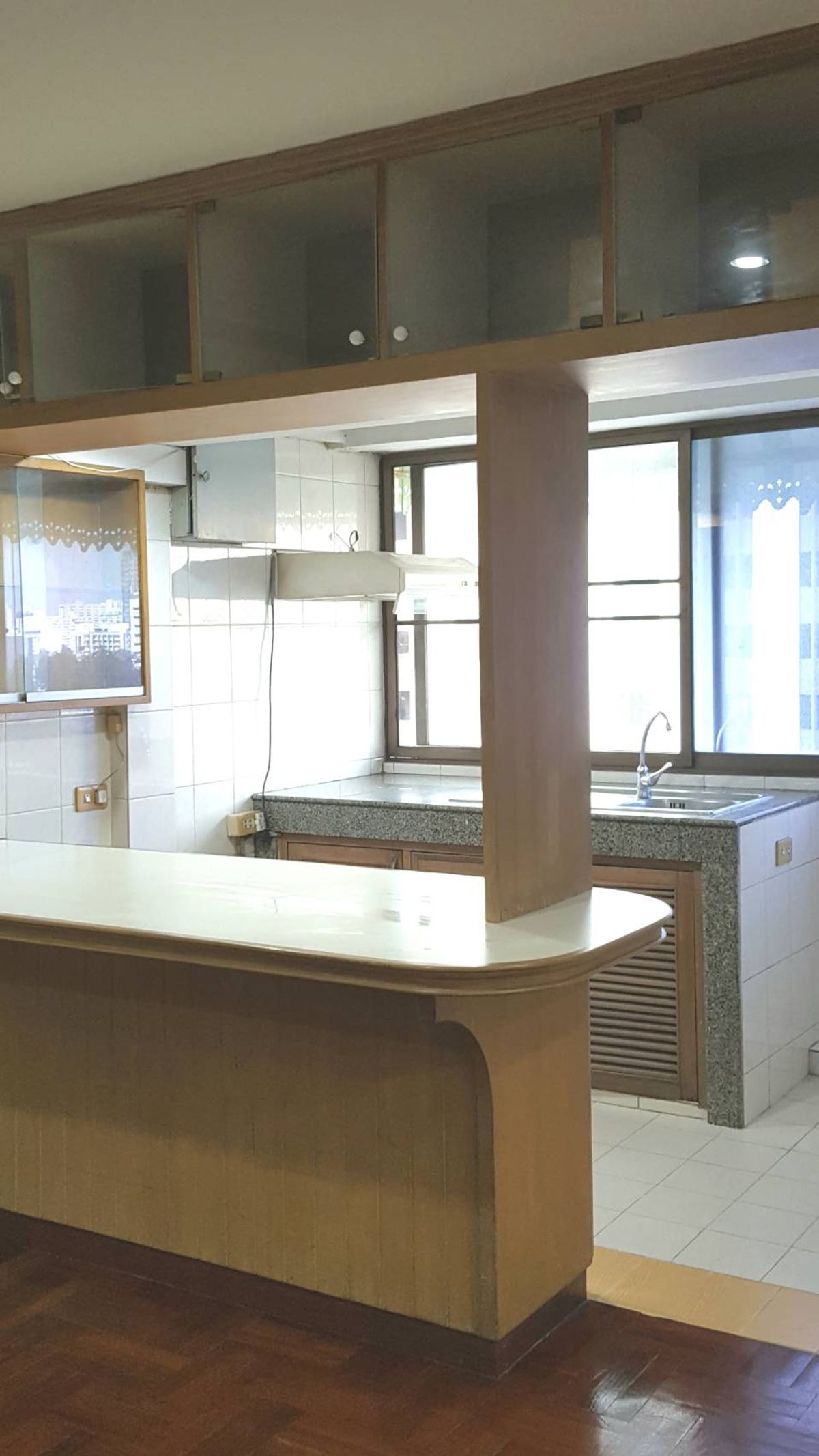 ขายคอนโดอารีย์ อนุสาวรีย์ : ขายห้อง 70.5ตรม3.5ล้าน Sailom Condominium สายลม คอนโดมิเนียม   ใกล้ BTS อารีย์