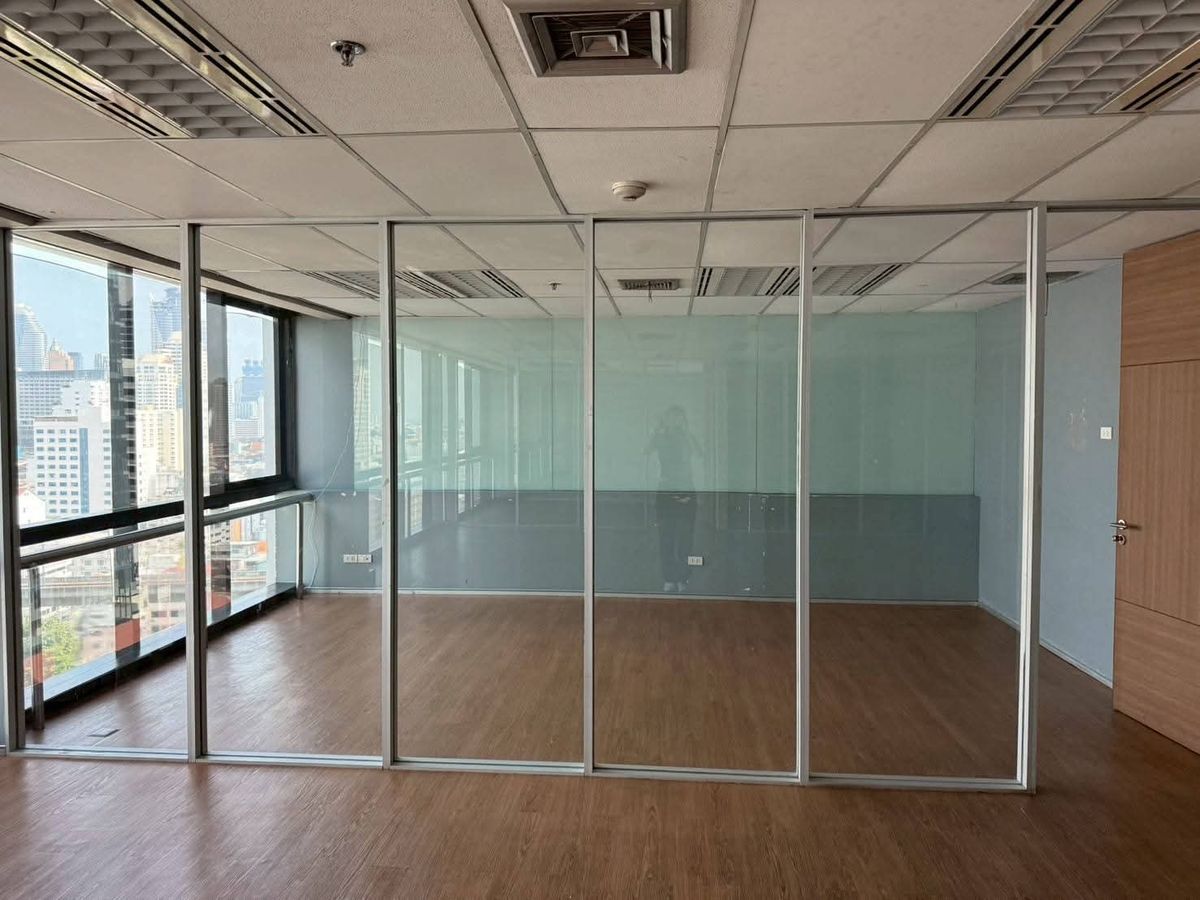 For RentOfficeRatchathewi,Phayathai : Office area for rent KS L Tower, near BTS, Phayathai and Arl, Phayathai, 18th floor, 202.84 sq.m., rent 91,278 baht/month
