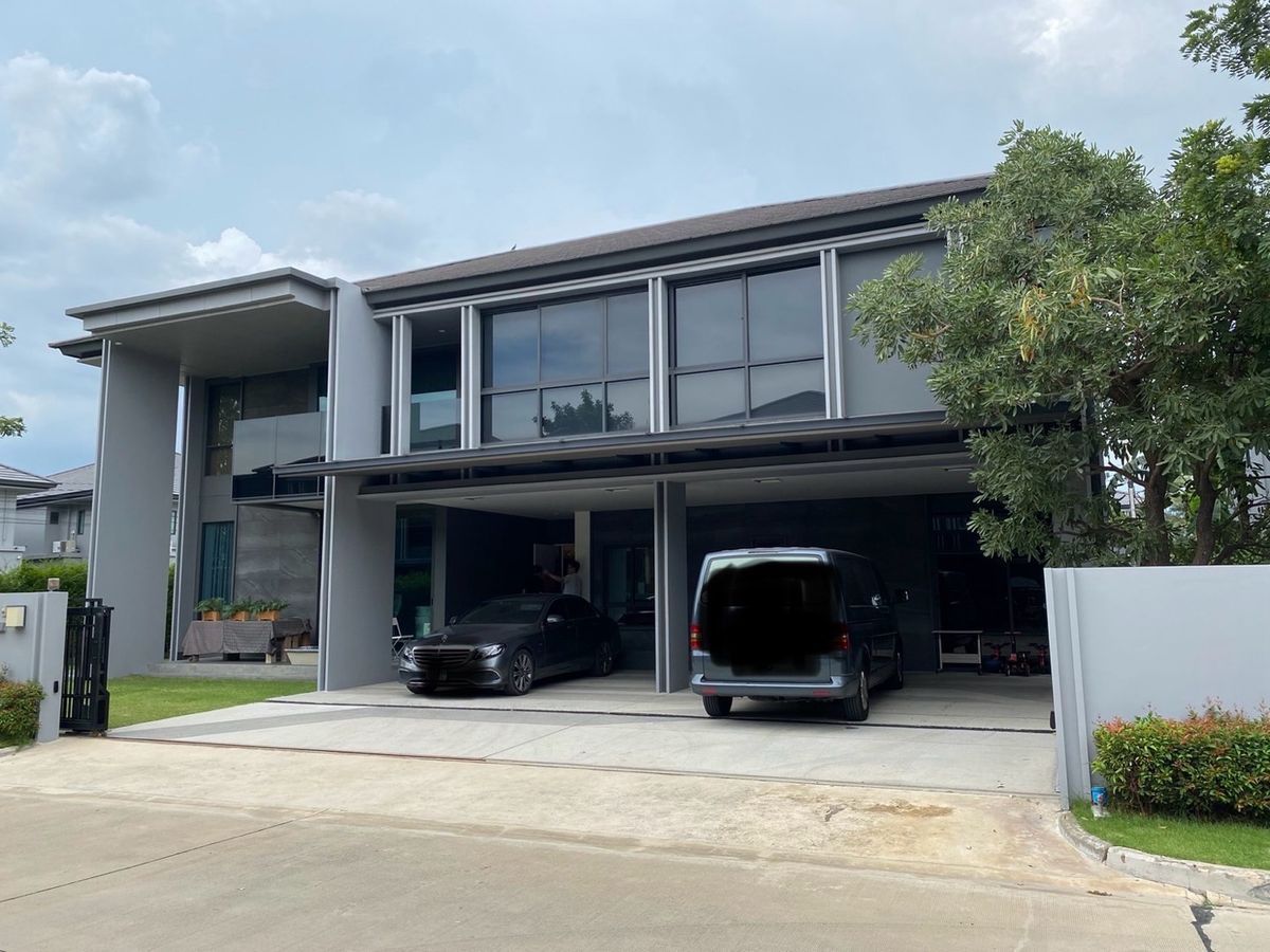 HousePattanakan, Srinakarin : Selling and renting a 2-story luxury house with beautiful decorative furniture in Krungthep Kreetha-Srinakarin Near the market of Bangkok, just 1.9 km.