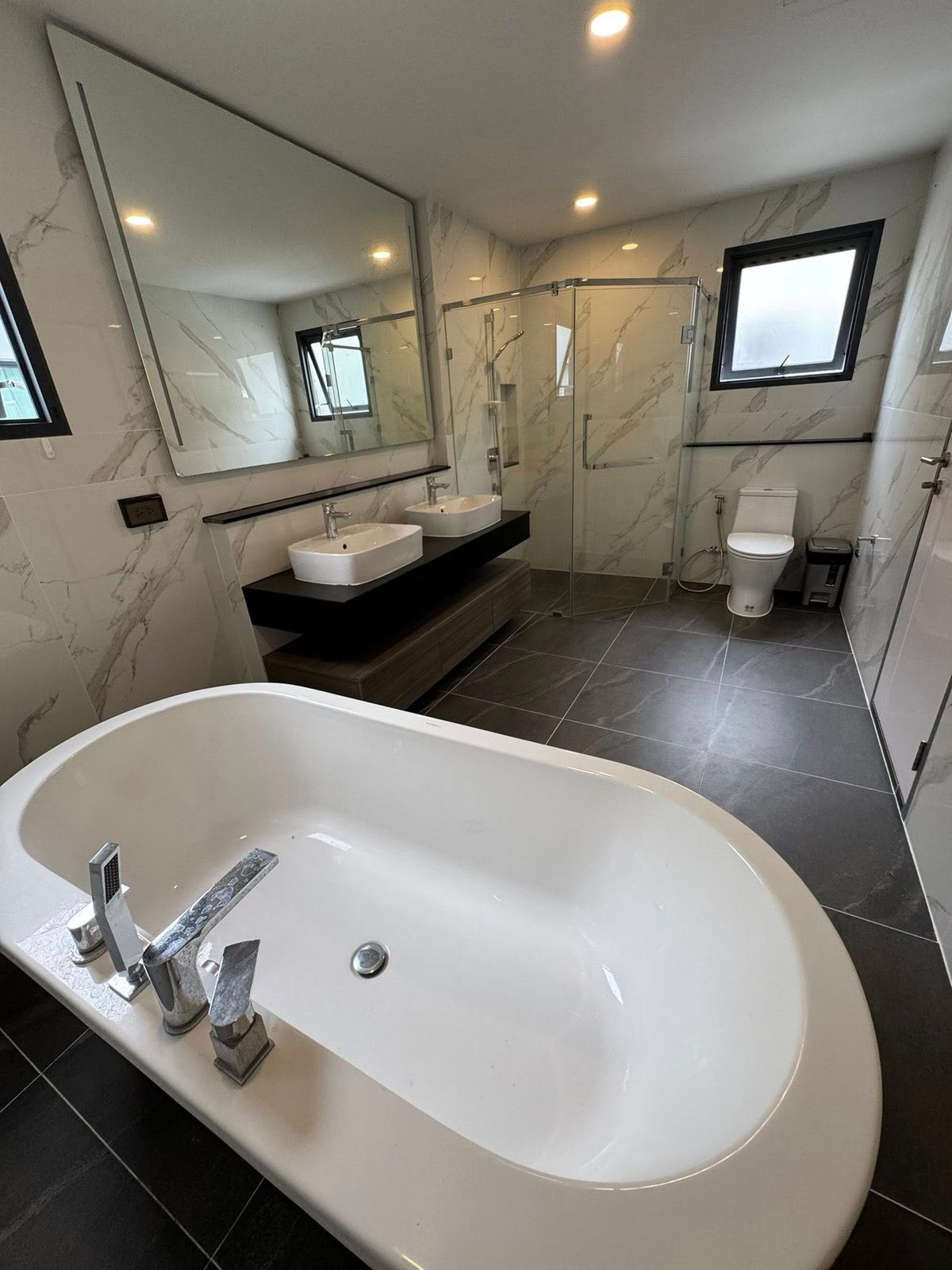 HouseBangna, Bearing, Lasalle : P-2803 Sell/Rent a detached house, The City, Bang Na, ready to be behind the corner of Maine Road