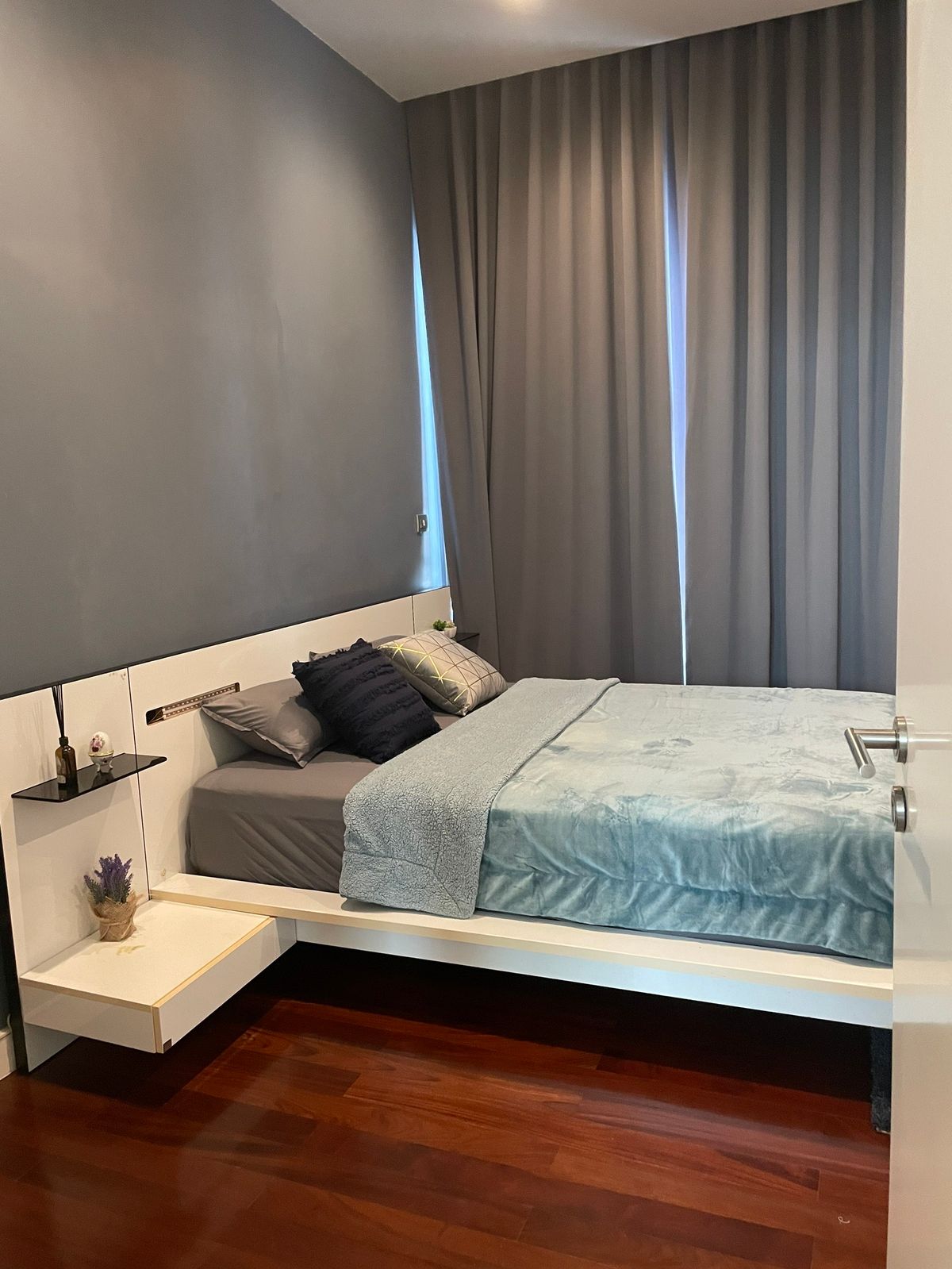 ขายทาวน์โฮมลาดพร้าว เซ็นทรัลลาดพร้าว : 🏡✨ ขายทาวน์โฮม 3 ชั้นหรู หลังมุมติดสวน @ The Landmark Residence ลาดพร้าว ตกแต่งพรีเมียม พร้อมเฟอร์ครบ หิ้วกระเป๋าเข้าอยู่ได้เลย เพียง 23.5 ล้าน