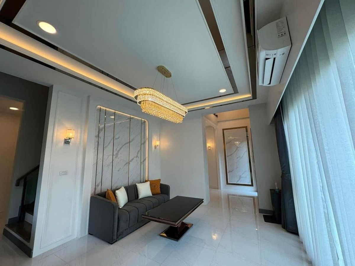 HouseBangna, Bearing, Lasalle : P-2803 Sell/Rent a detached house, The City, Bang Na, ready to be behind the corner of Maine Road