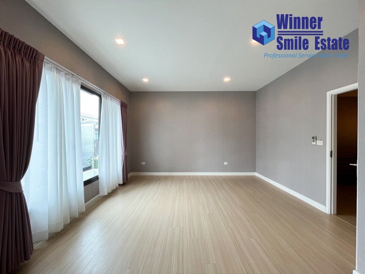 ให้เช่าทาวน์โฮมสมุทรปราการ สำโรง : ให้เช่า โฮมออฟฟิต เพล็กซ์ บางนา Plex Bangna 3 ชั้น 190 ตร.ม. ถนนเมน