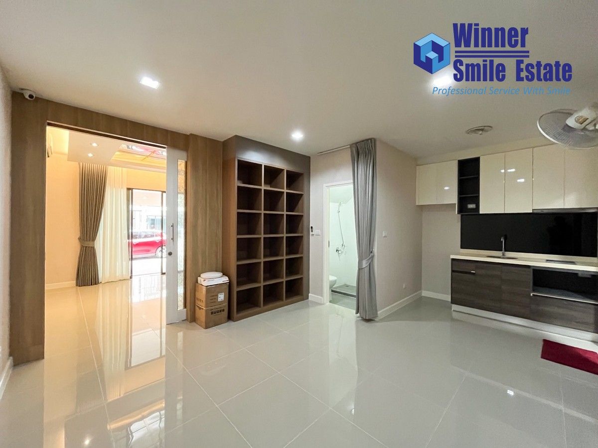 ให้เช่าทาวน์โฮมสมุทรปราการ สำโรง : ให้เช่า โฮมออฟฟิต เพล็กซ์ บางนา Plex Bangna 3 ชั้น 190 ตร.ม. ถนนเมน