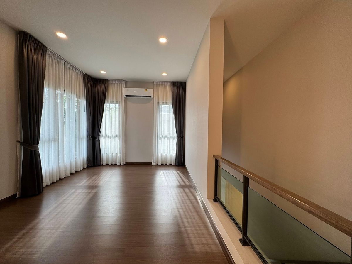 HouseBangna, Bearing, Lasalle : P-2803 Sell/Rent a detached house, The City, Bang Na, ready to be behind the corner of Maine Road