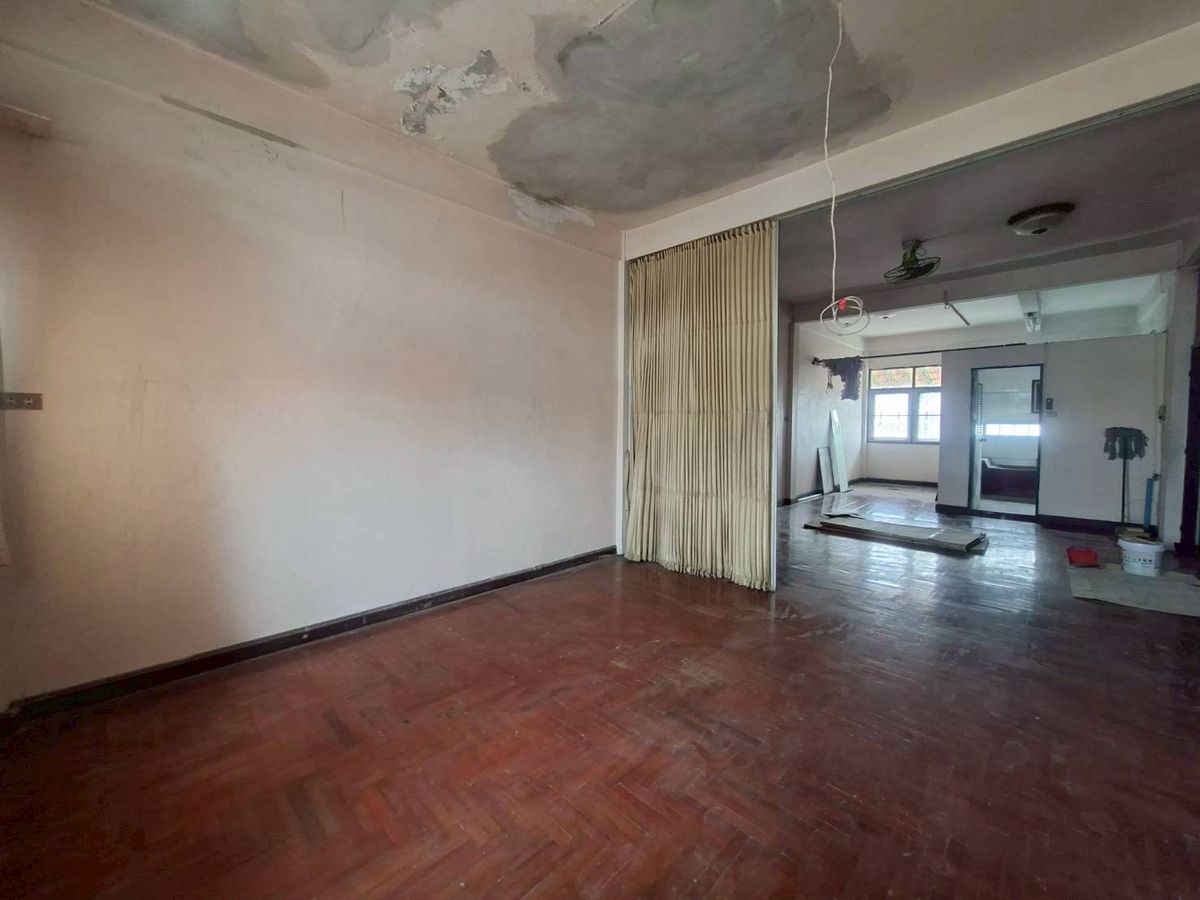 For RentShop HouseLadkrabang, Suwannaphum Airport : Rent 2 booths on the Chalermprakiet Road. Near Seacon Square Srinakarin (N.1858)