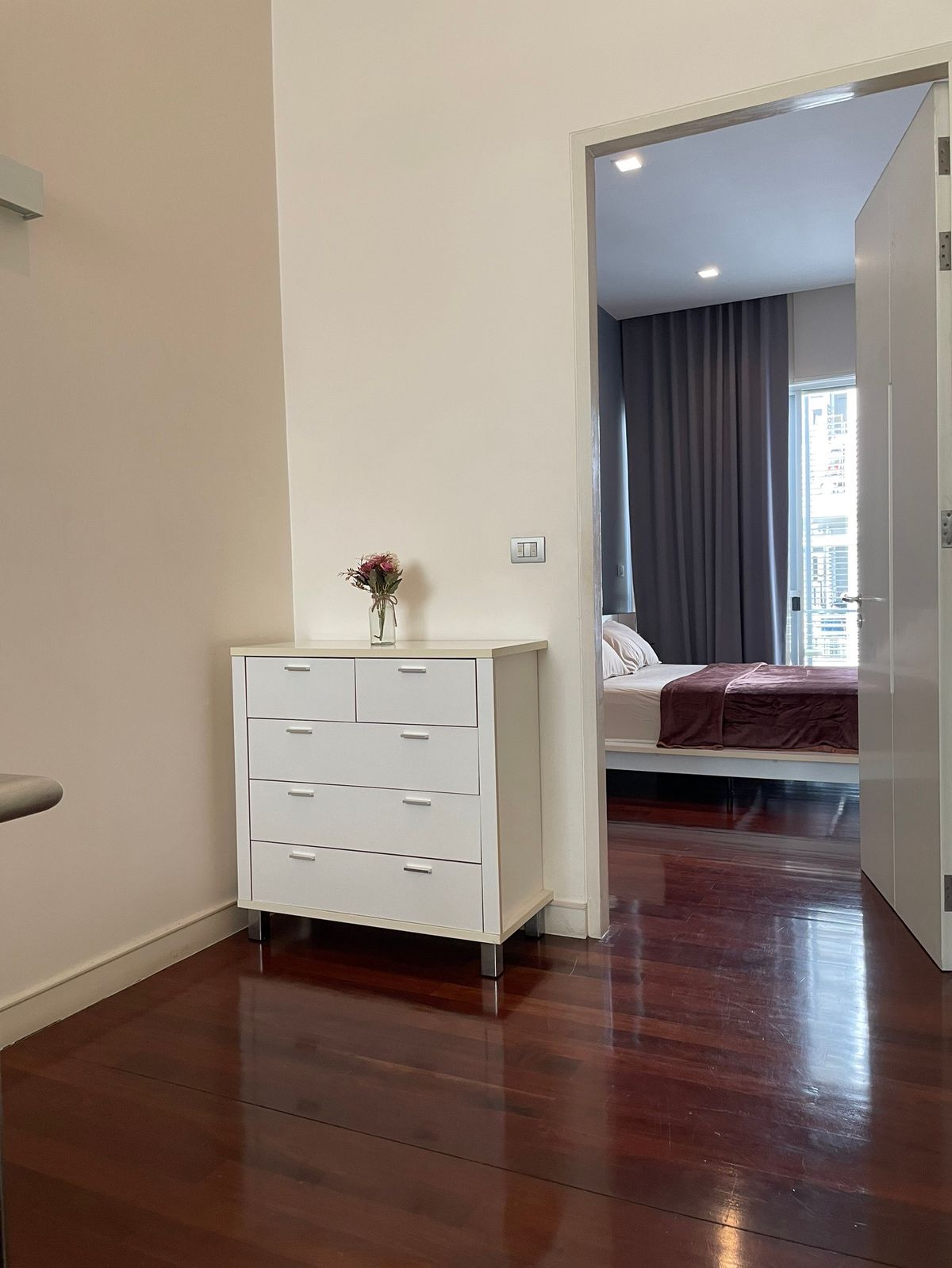 ขายทาวน์โฮมลาดพร้าว เซ็นทรัลลาดพร้าว : 🏡✨ ขายทาวน์โฮม 3 ชั้นหรู หลังมุมติดสวน @ The Landmark Residence ลาดพร้าว ตกแต่งพรีเมียม พร้อมเฟอร์ครบ หิ้วกระเป๋าเข้าอยู่ได้เลย เพียง 23.5 ล้าน