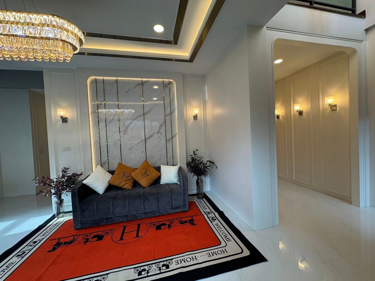 HouseBangna, Bearing, Lasalle : P-2803 Sell/Rent a detached house, The City, Bang Na, ready to be behind the corner of Maine Road