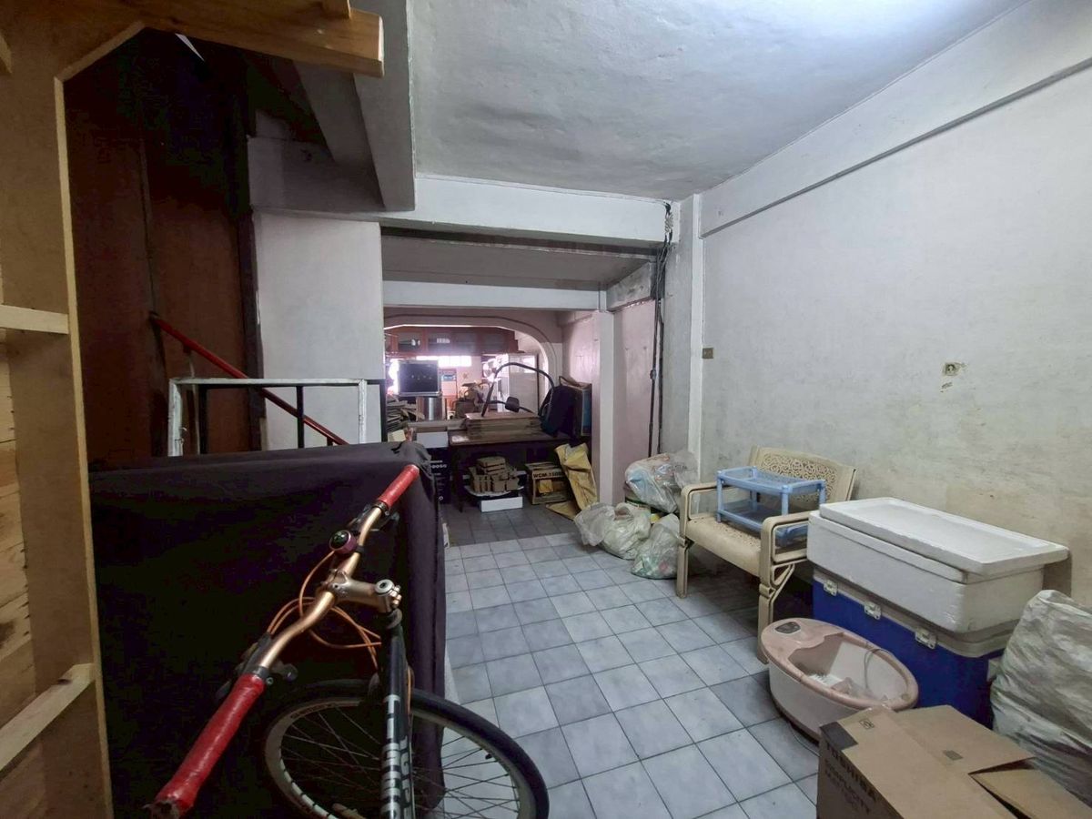 For RentShop HouseLadkrabang, Suwannaphum Airport : Rent 2 booths on the Chalermprakiet Road. Near Seacon Square Srinakarin (N.1858)