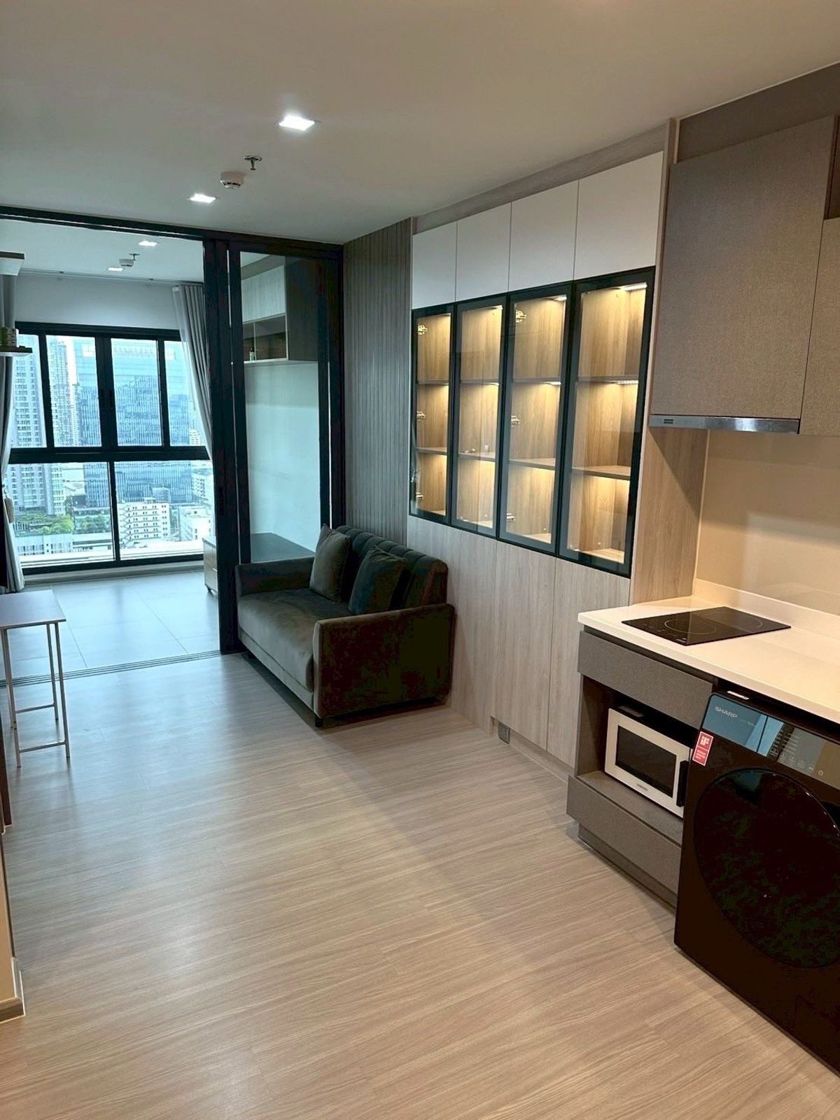 ขายคอนโดพระราม 9 เพชรบุรีตัดใหม่ RCA : Own Your Stylish Unblocked View 1 bedroom+ at ASOKE - (Facing South) 